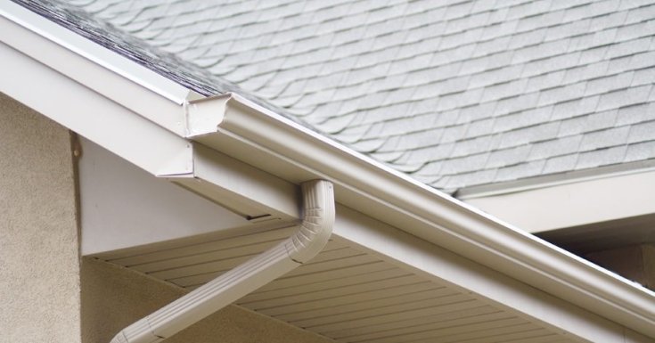 Seamless Gutters vs. Traditional Gutters: Which Option is Right for You?